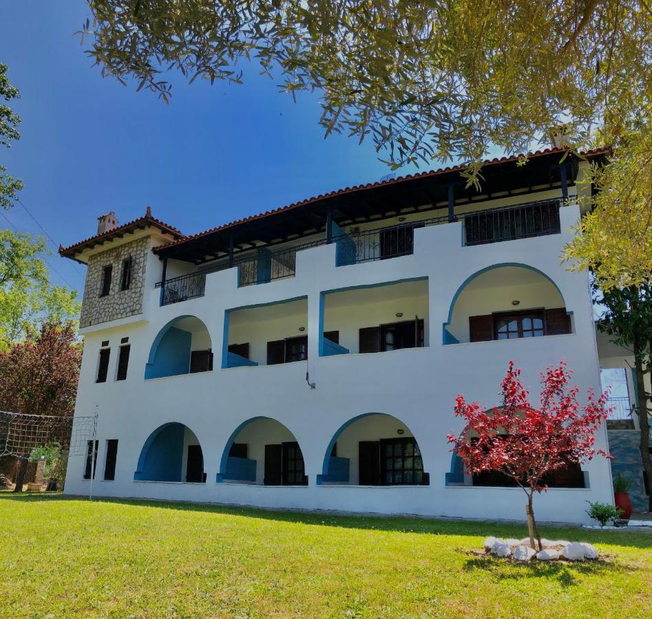 Blue Garden Inn Fourka Exterior photo