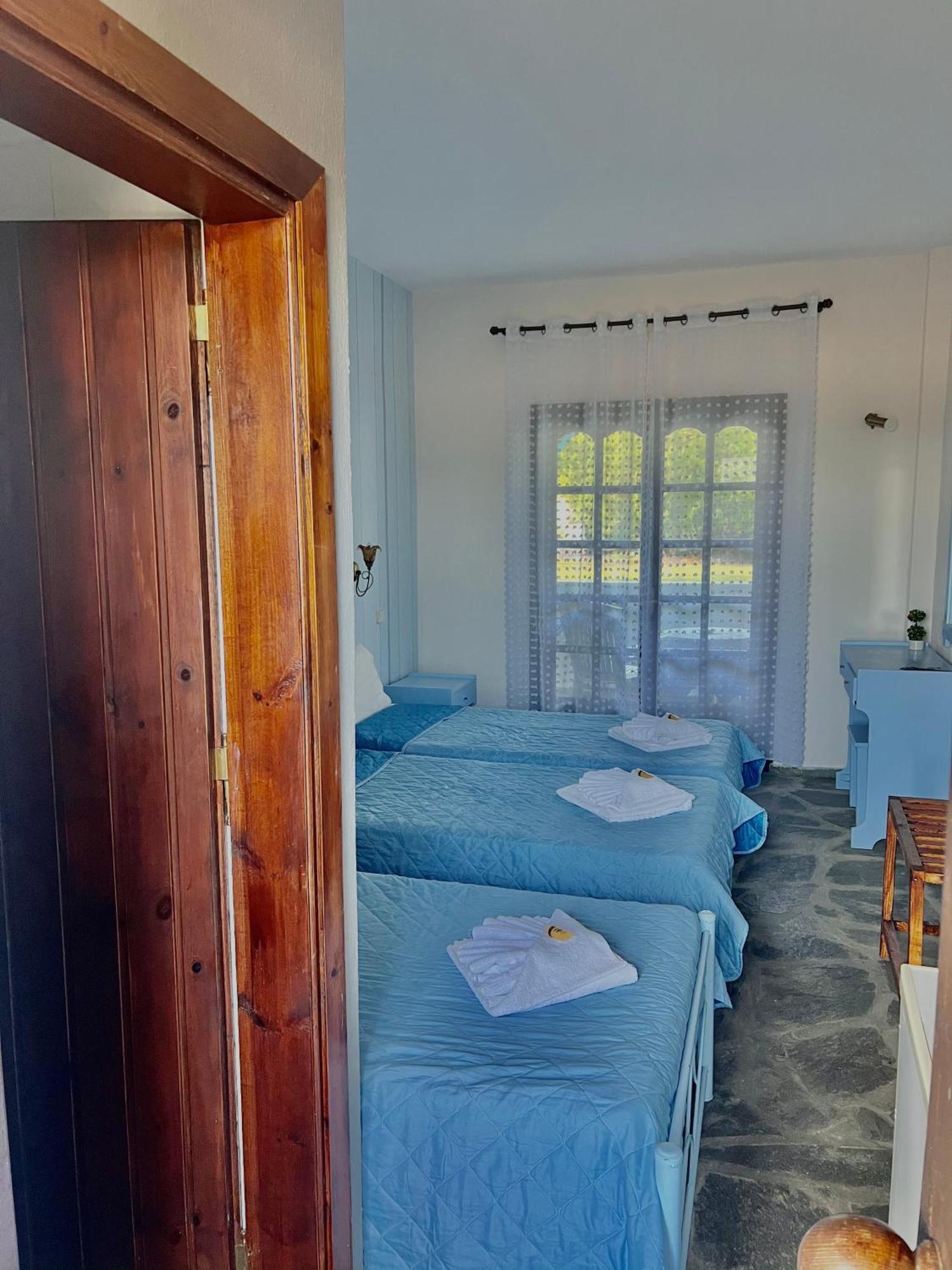 Blue Garden Inn Fourka Exterior photo
