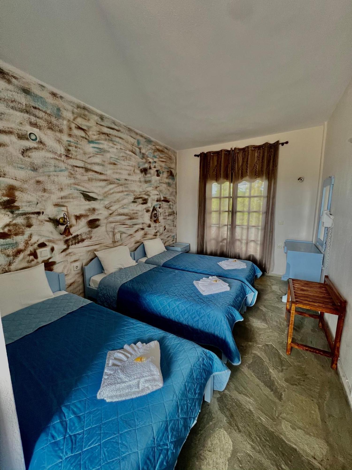 Blue Garden Inn Fourka Exterior photo